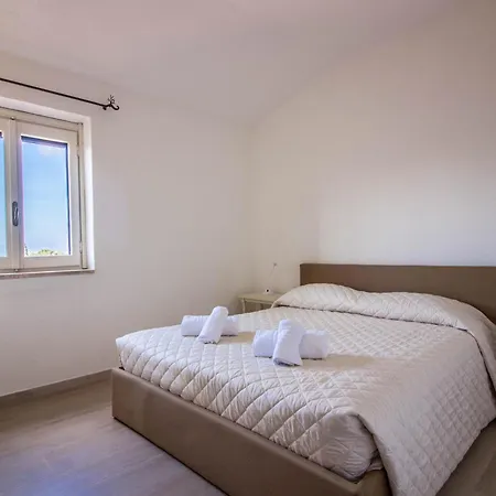 Lovely Sea View With Parking And Pool! شقة