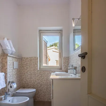 Lovely Sea View With Parking And Pool! *