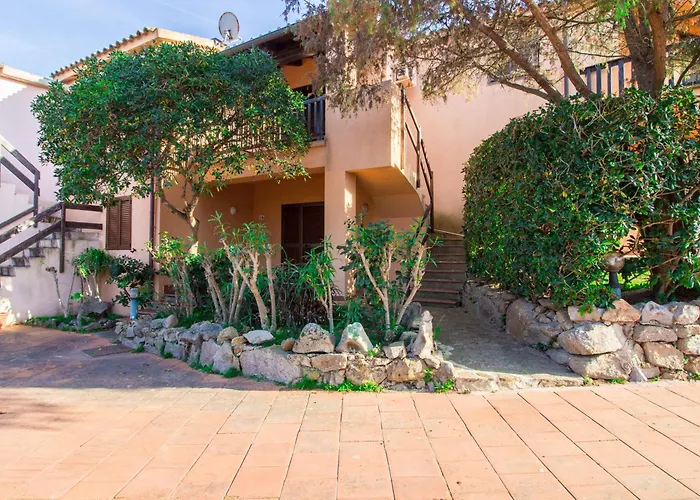 Guesthost - Lovely Sea View With Parking And Pool! Appartement Porto Rotondo