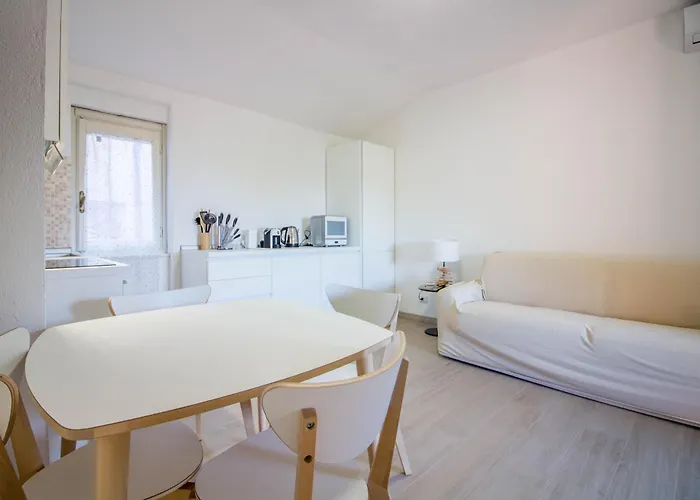 Guesthost - Lovely Sea View With Parking And Pool! Porto Rotondo